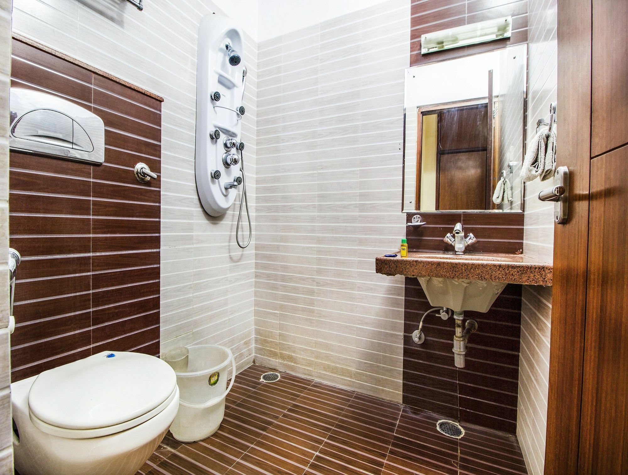 Fabhotel Royal Residency Jaipur Airport Bagian luar foto
